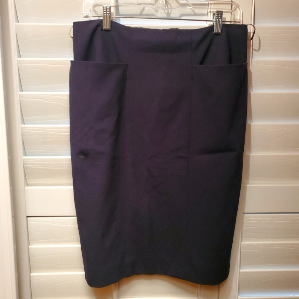 Chanel boutique employee only pencil skirt size 42 (10)